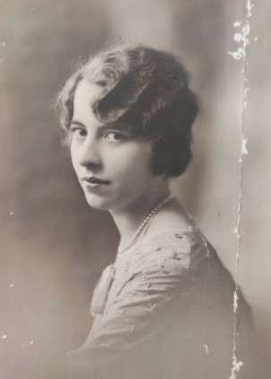 Denise jeune femme